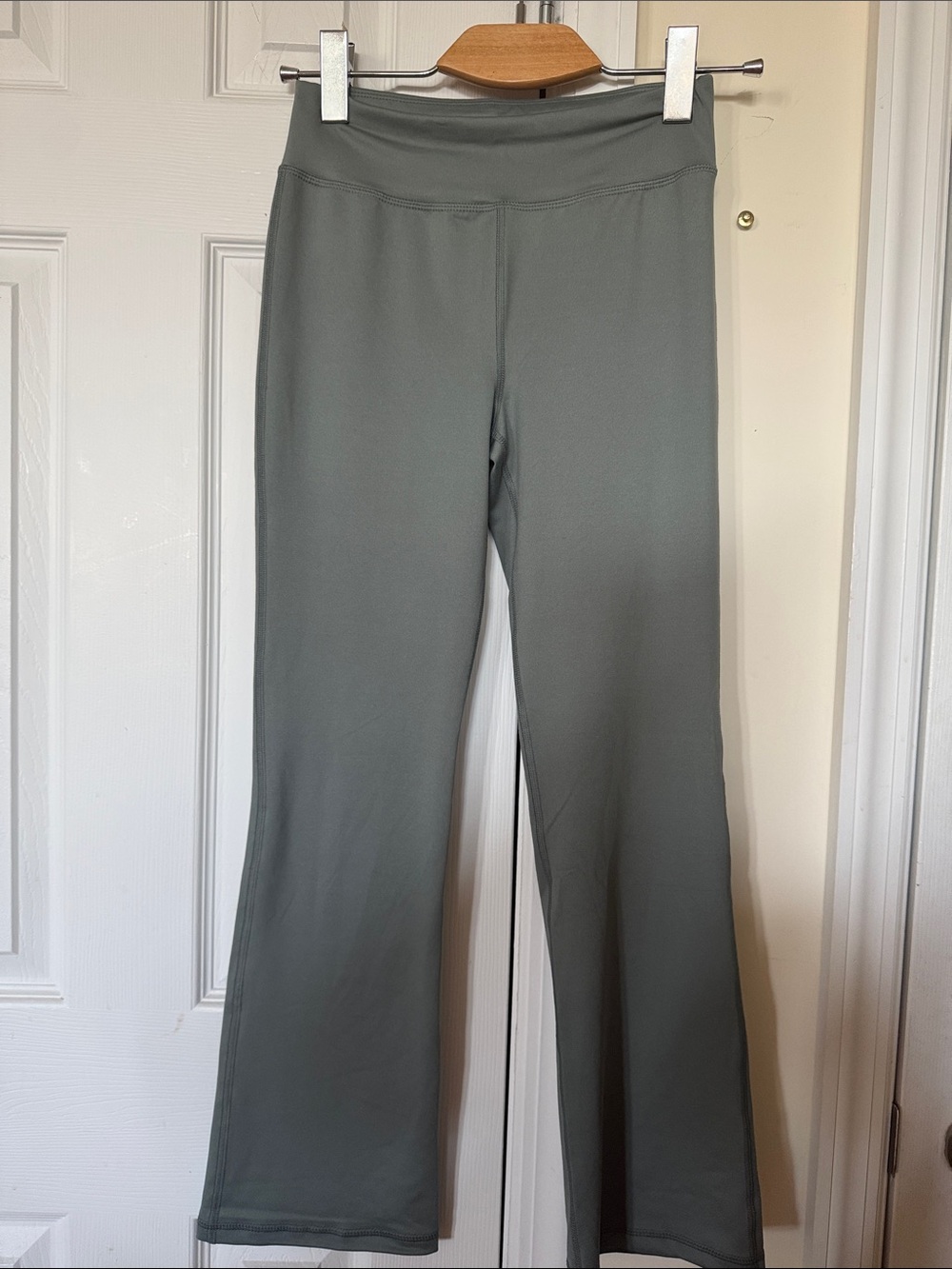 Athletic Works Olive Green Flare Yoga Pants Girls - L (10-12) - Preloved